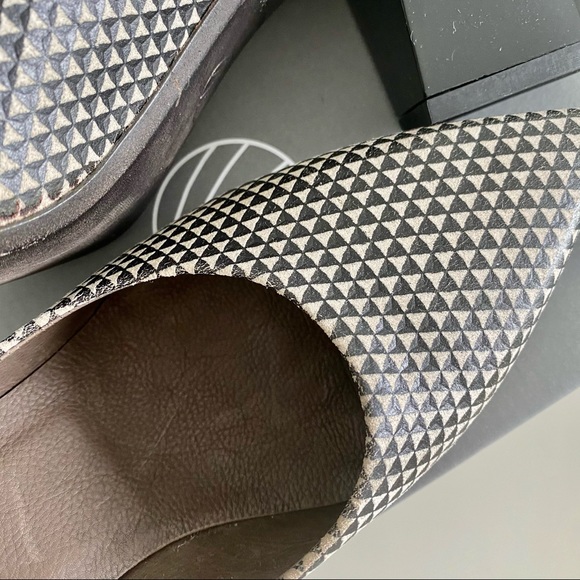 Coclico Jordan Heels - Picture 5 of 9